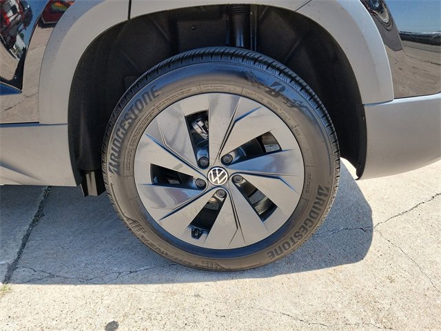 New 2025 Volkswagen Taos S image 24