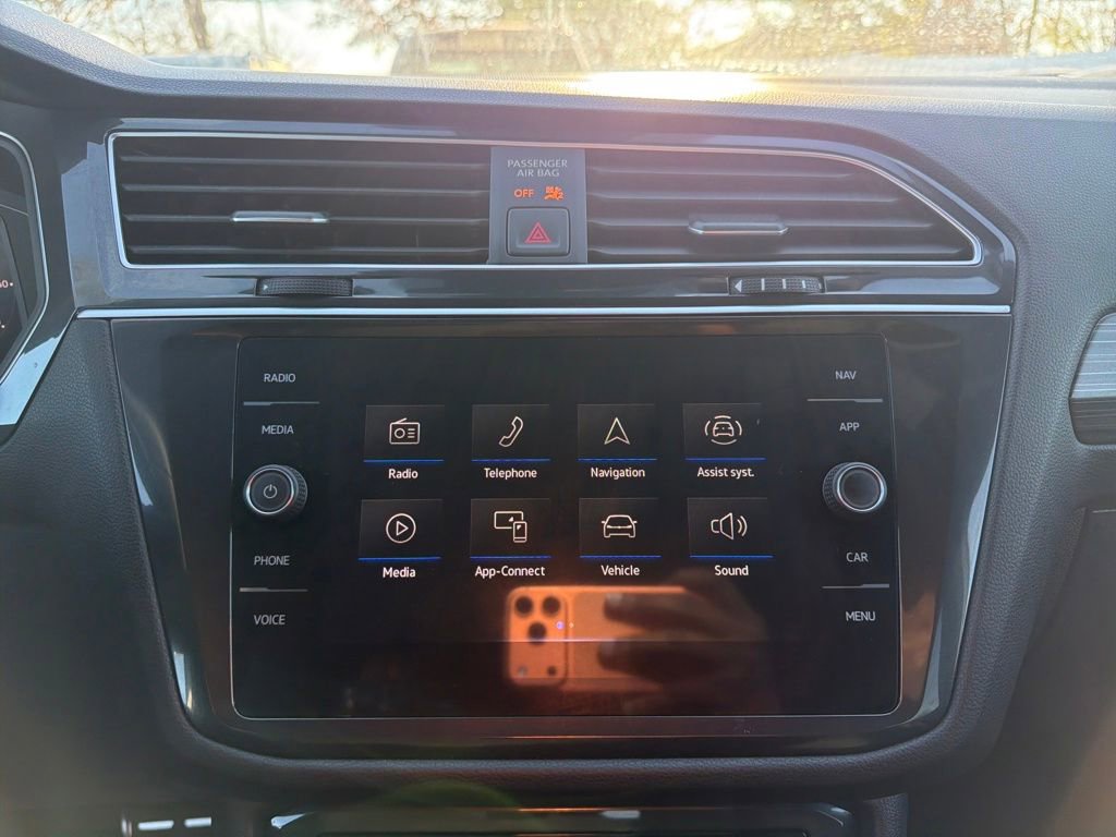 Used 2023 Volkswagen Tiguan SEL R-Line image 20