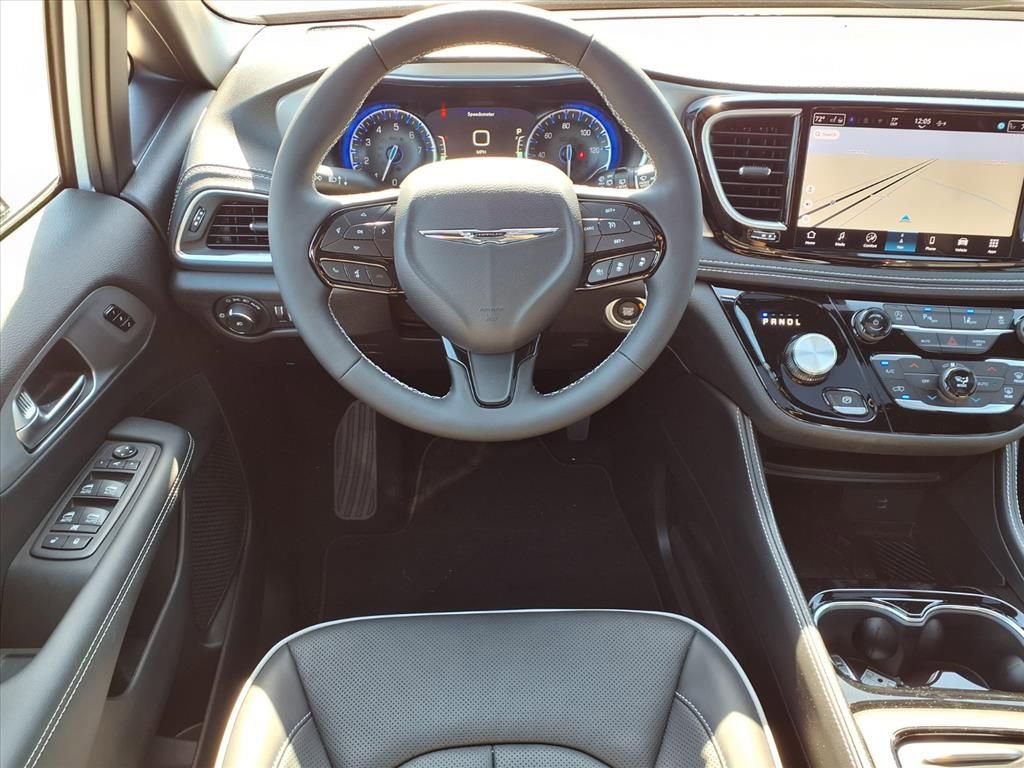 New 2026 Chrysler Pacifica Limited image 3