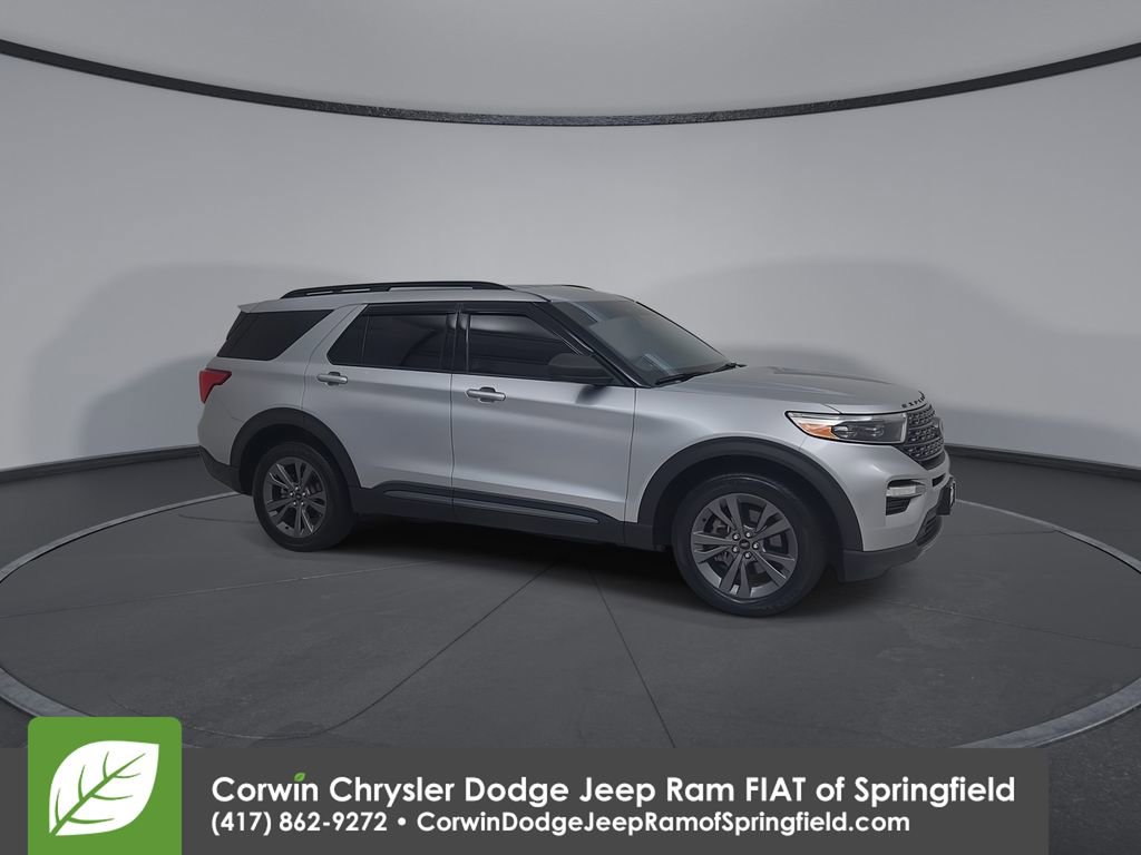 Used 2021 Ford Explorer XLT w/ Equipment Group 202A AWD/4WD image 2