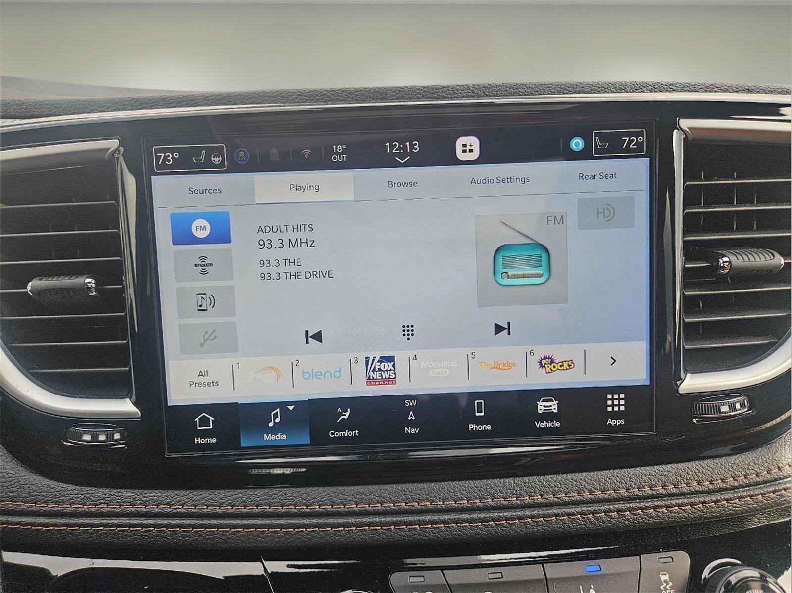 Used 2025 Chrysler Pacifica Pinnacle image 37