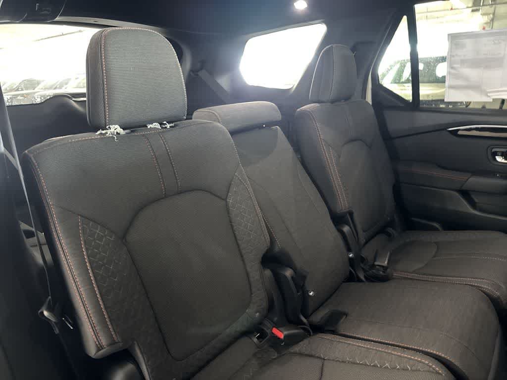 New 2026 Honda Pilot Sport image 25