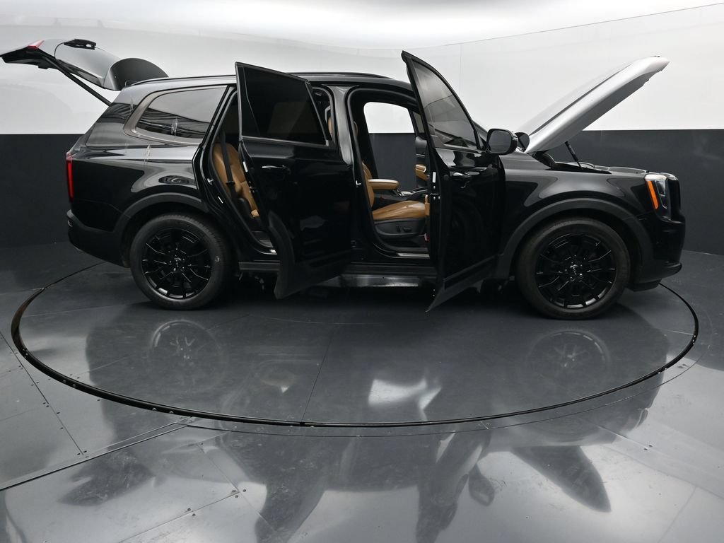 Used 2022 Kia Telluride SX w/ Nightfall Edition Package AWD/4WD image 40