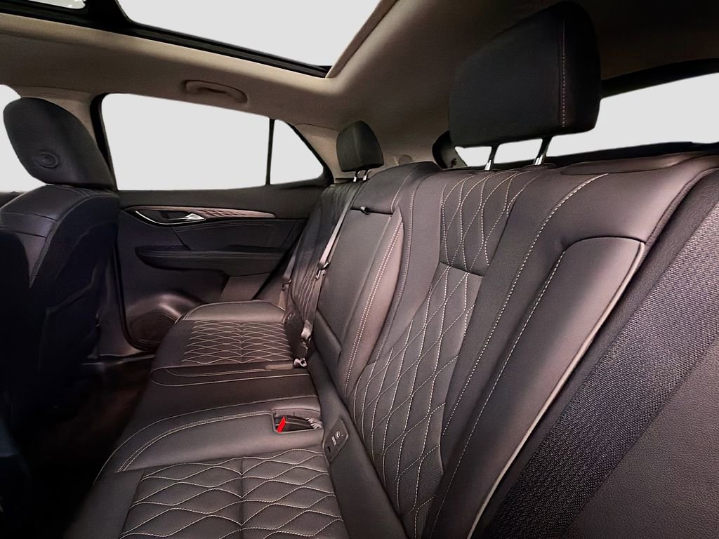 Used 2023 Buick Envision Avenir image 27