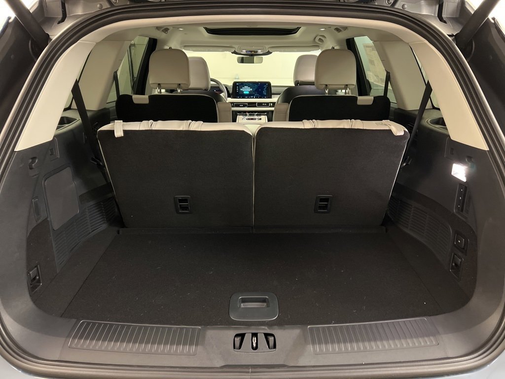 Used 2025 Lincoln Aviator Reserve w/ Illumination Package image 38