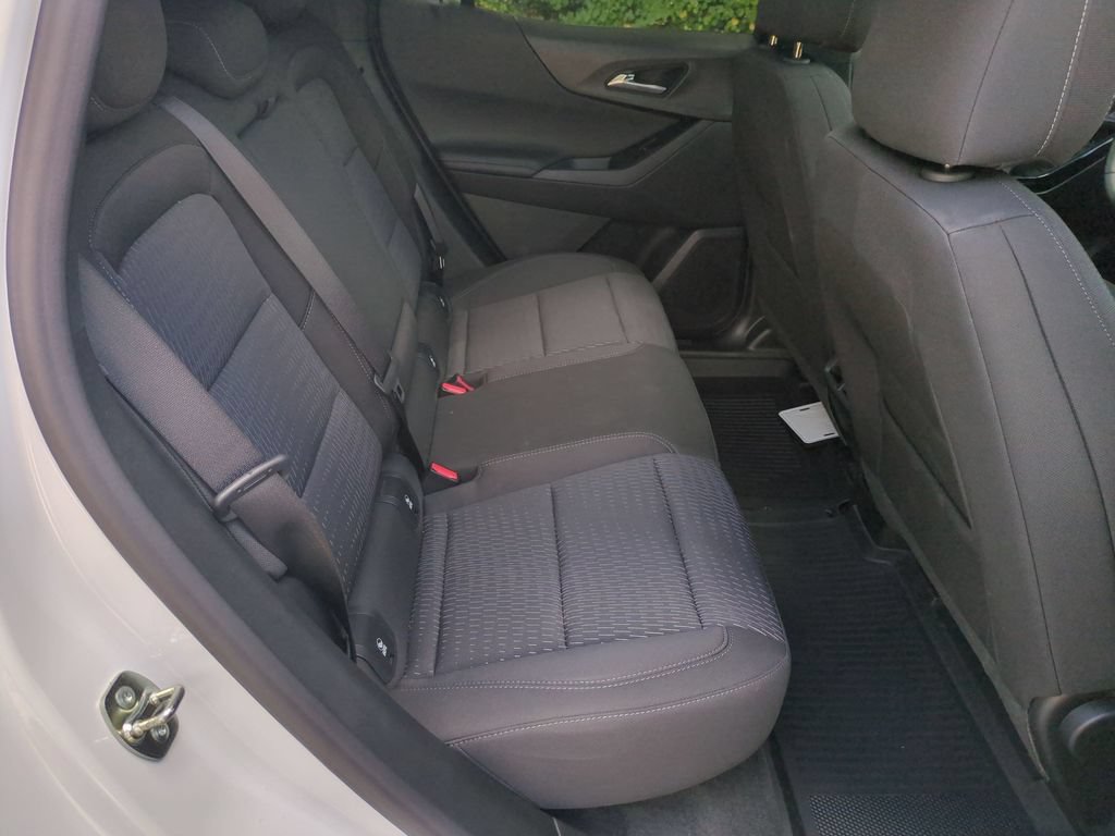 New 2026 Chevrolet Equinox LT w/ Safety and Technology Package FWD image 33