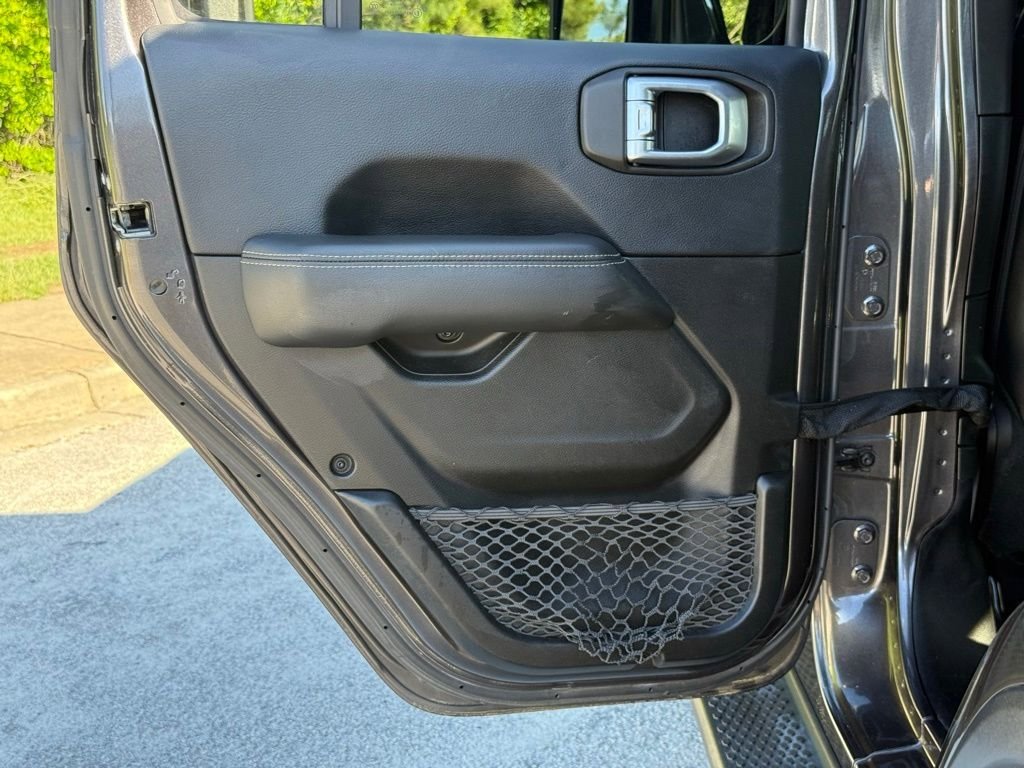 Used 2019 Jeep Wrangler Unlimited Sahara AWD/4WD image 24