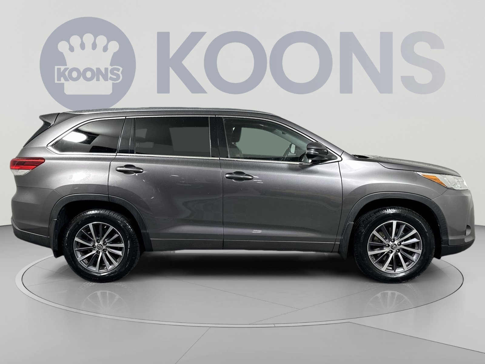 Used 2017 Toyota Highlander XLE AWD/4WD image 8