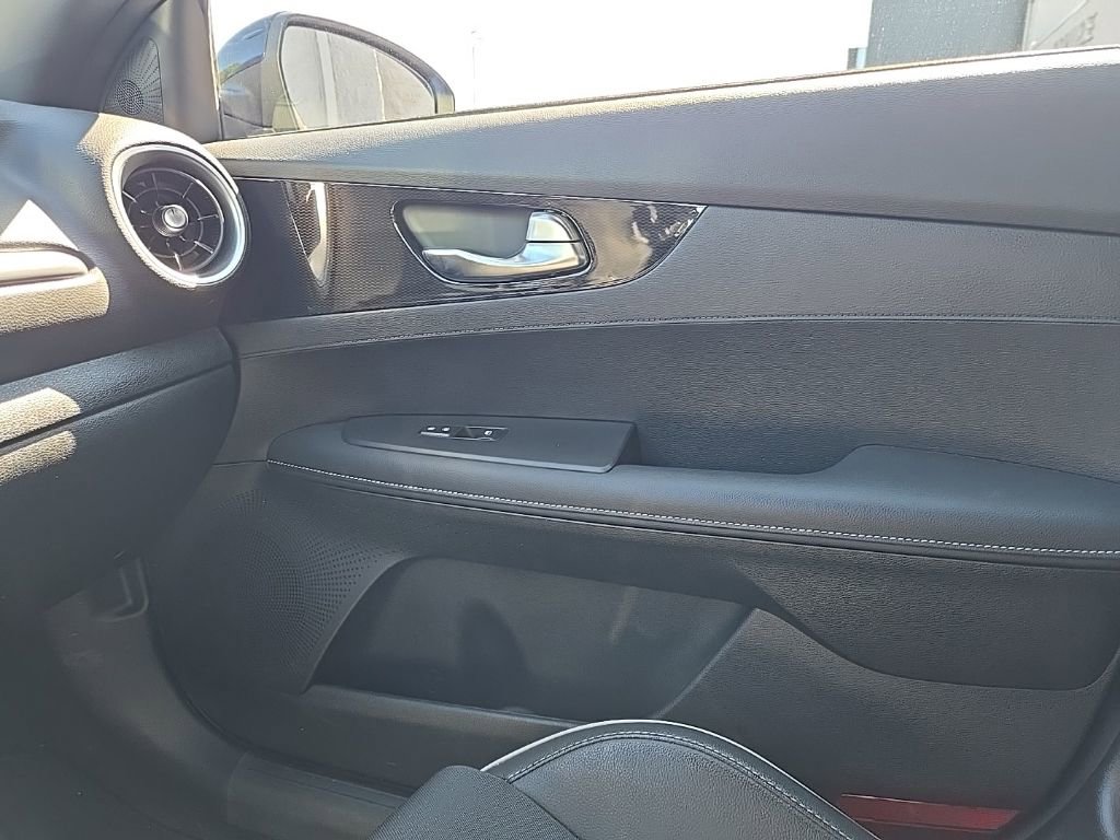 Certified 2024 Kia Forte GT-Line FWD image 18