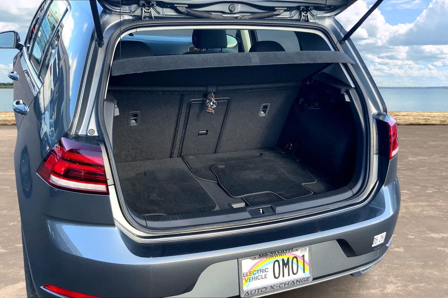 Used 2019 Volkswagen e-Golf SE w/ Driver Assistance Package FWD image 18