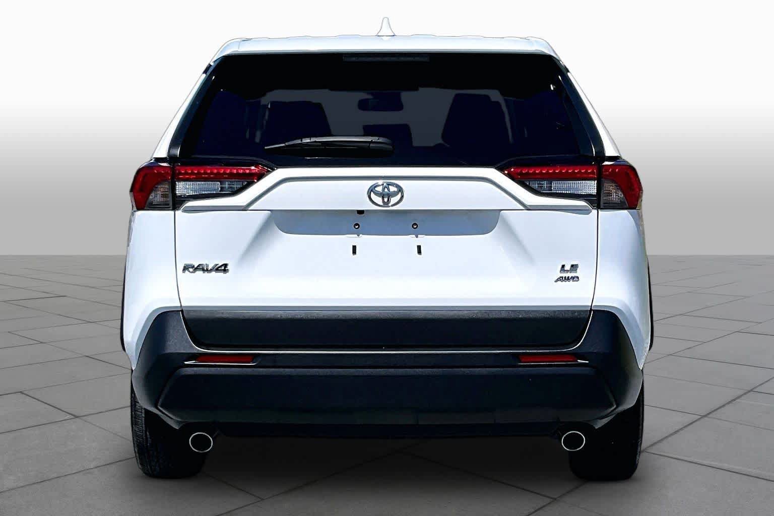 Certified 2023 Toyota RAV4 LE AWD/4WD image 8