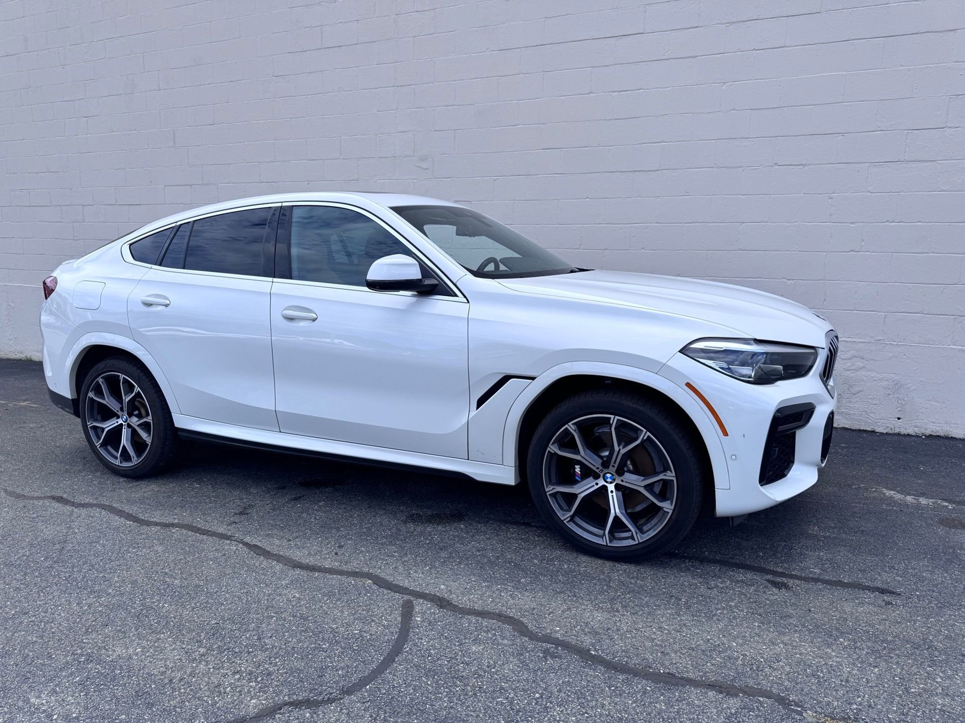 Used 2022 BMW X6 xDrive40i image 4