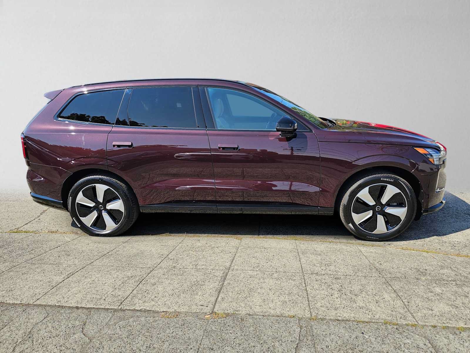 New 2026 Volvo EX90 Plus AWD/4WD image 2