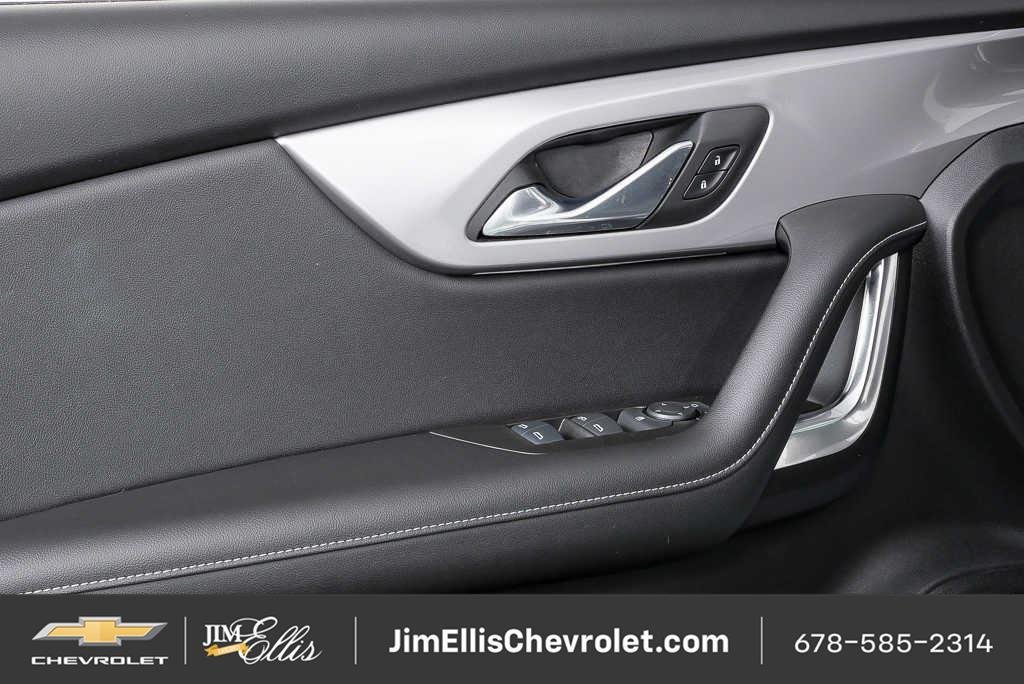 Certified 2025 Chevrolet Blazer LT FWD image 6