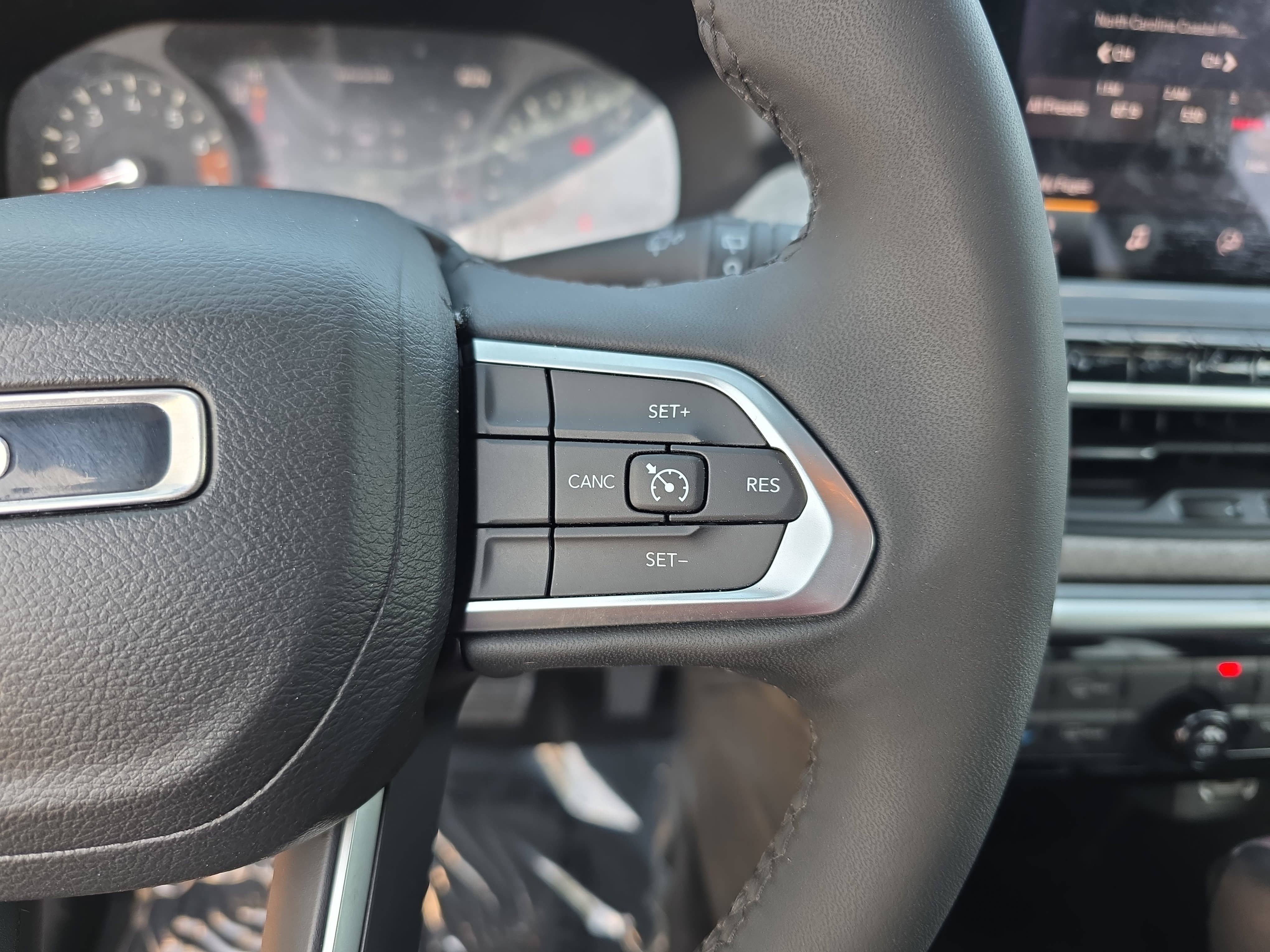 Certified 2023 Jeep Compass Latitude w/ Sun and Sound Group AWD/4WD image 16