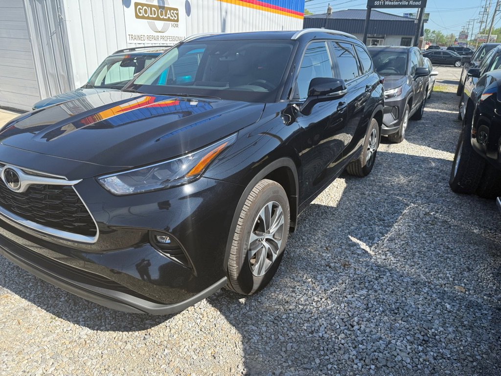 Used 2024 Toyota RAV4 LE image 2