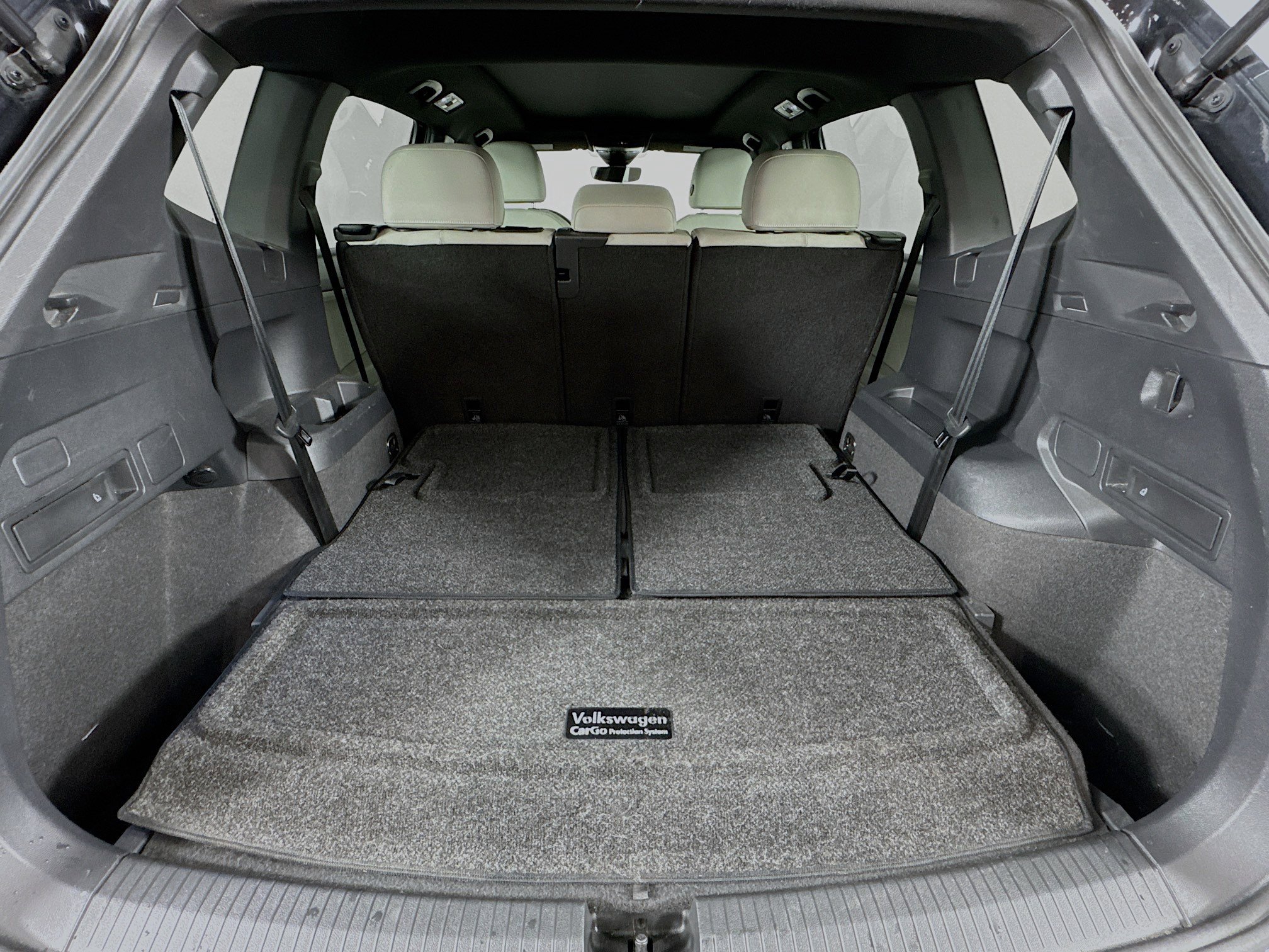 Used 2022 Volkswagen Tiguan SE R-Line image 33