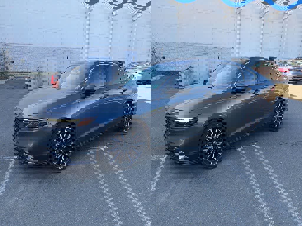 Used 2024 Honda Accord Touring image 3