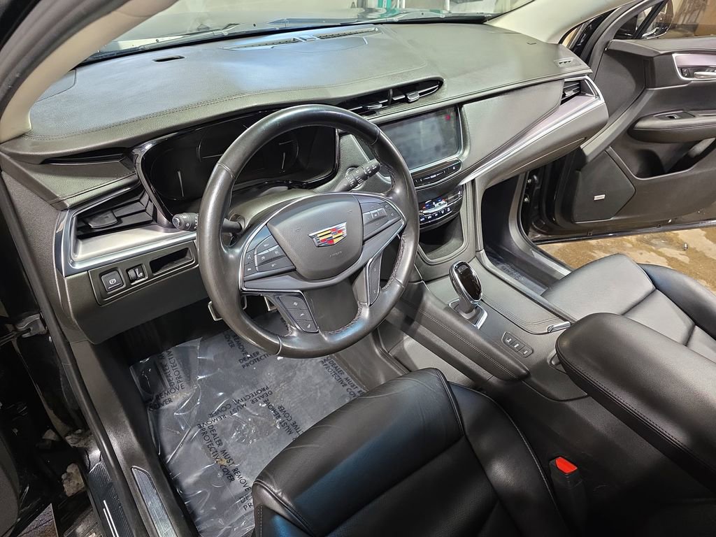Used 2019 Cadillac XT5 Luxury w/ Trailering Package image 16