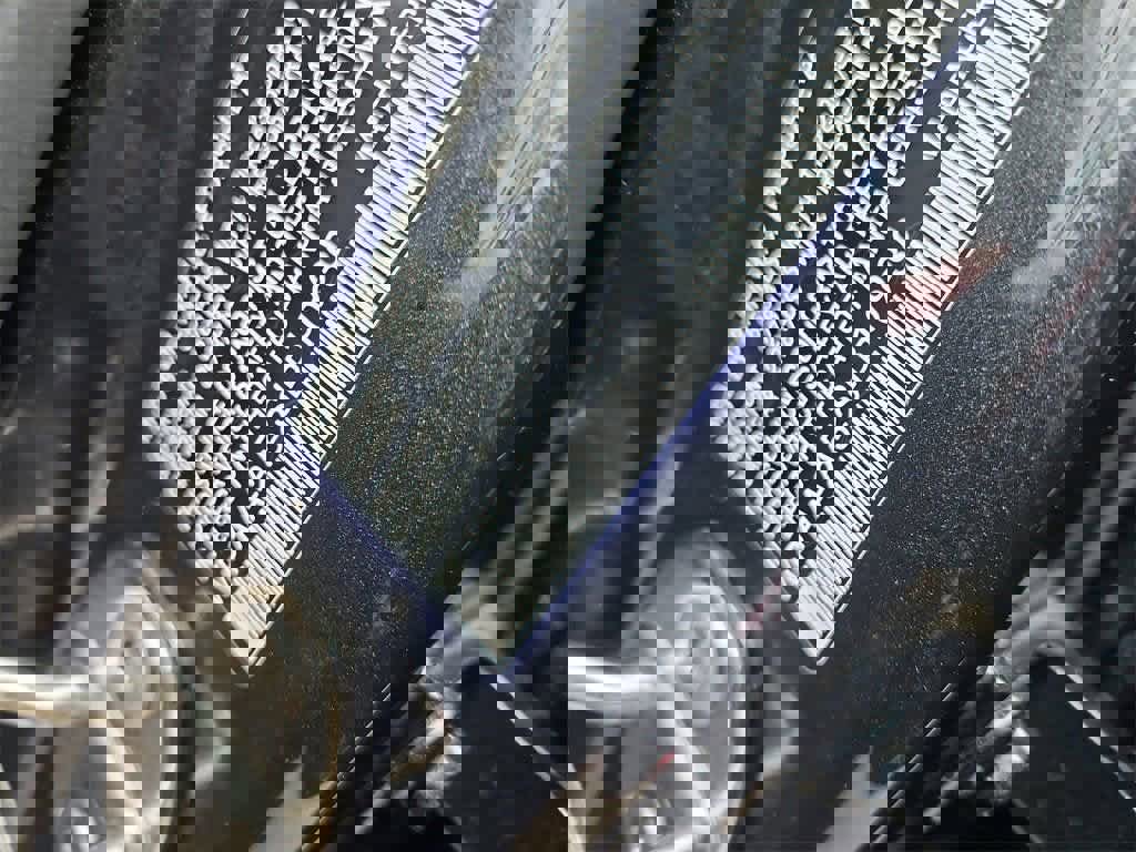 Certified 2025 Porsche Macan image 15