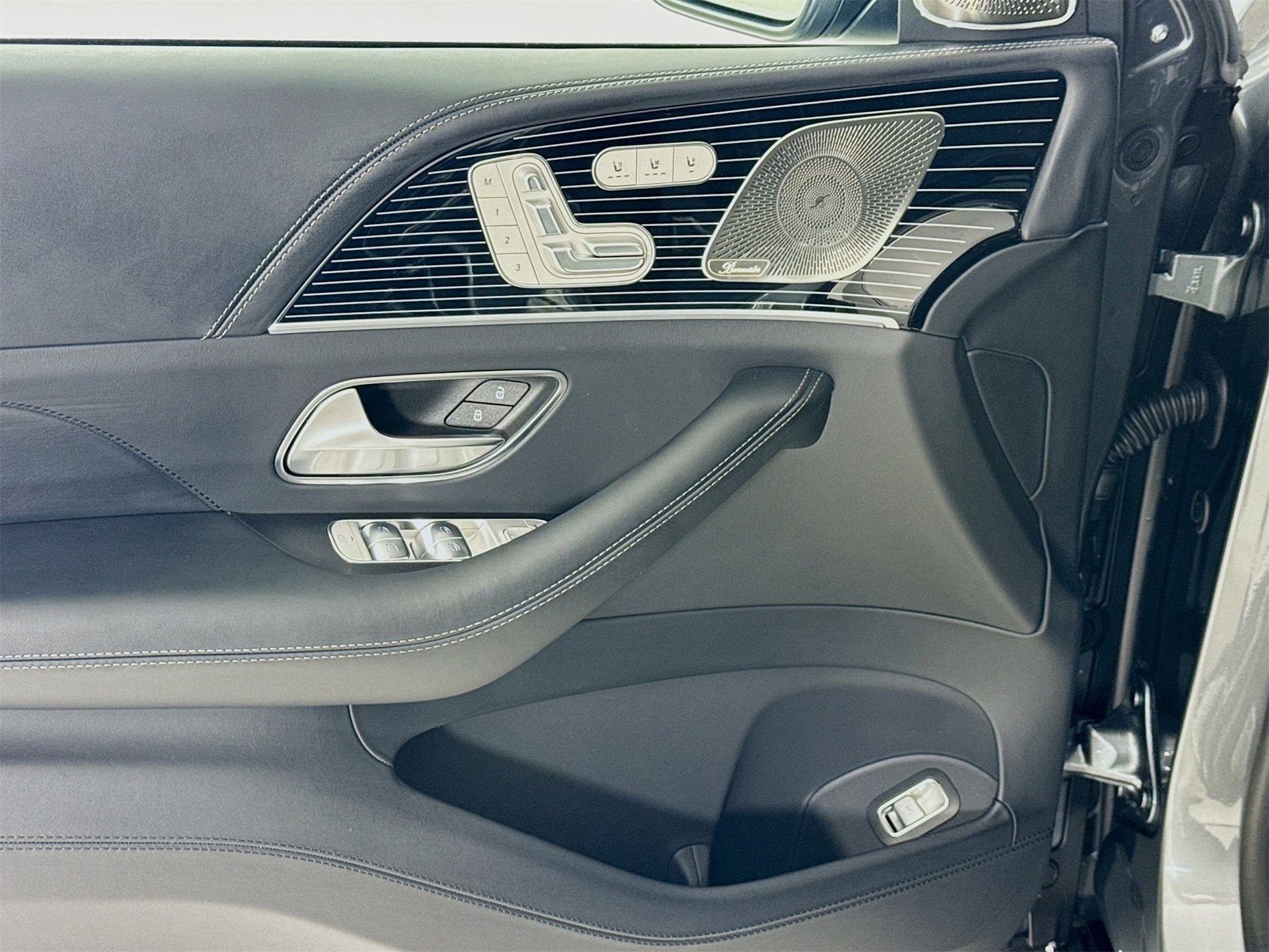 New 2026 Mercedes-Benz Maybach GLS 600 4MATIC image 19