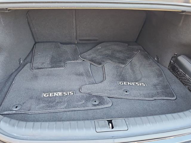 Used 2025 Genesis G70 2.5T image 17