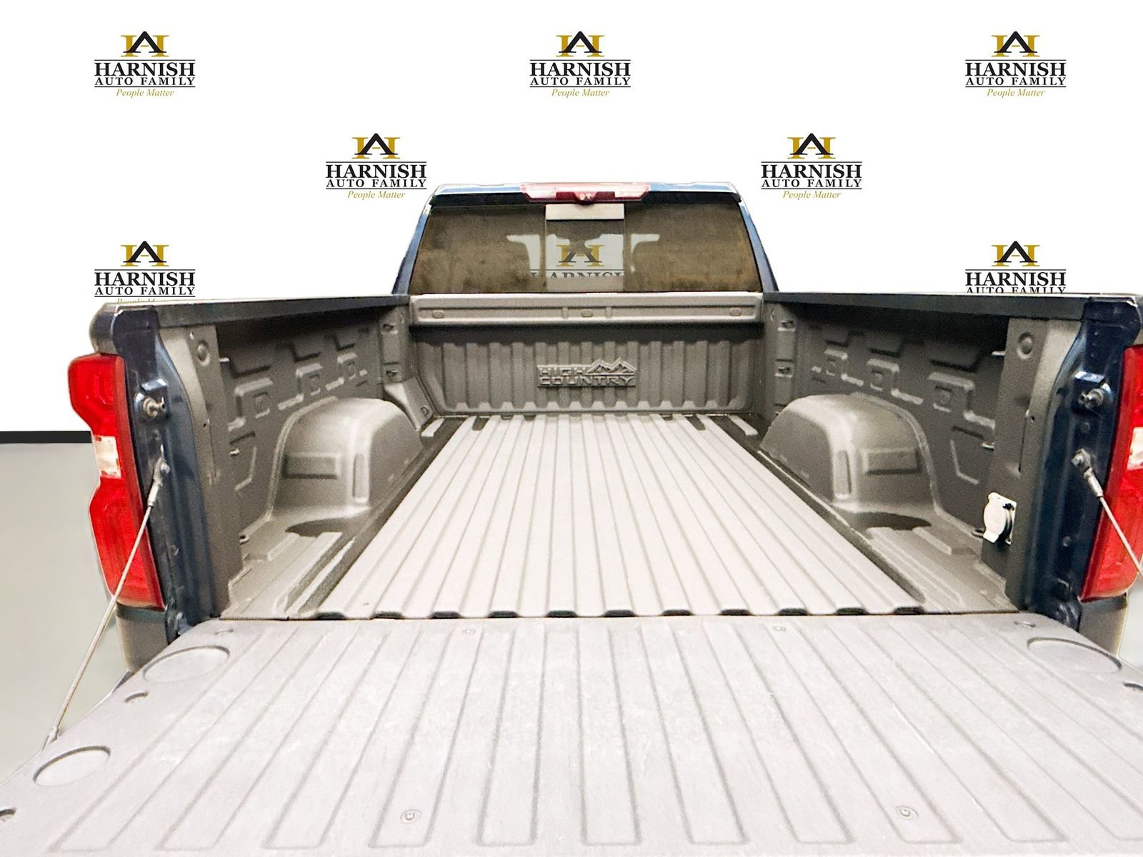 Used 2021 Chevrolet Silverado 1500 High Country w/ Technology Package AWD/4WD image 31