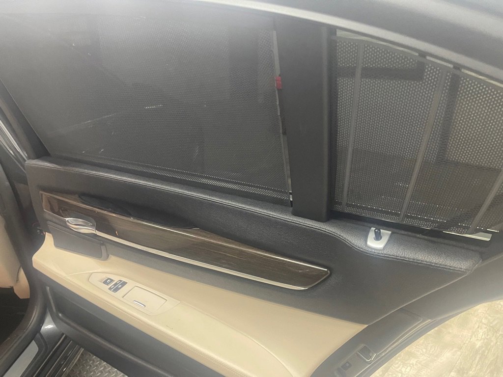 Used 2009 BMW 750Li image 23