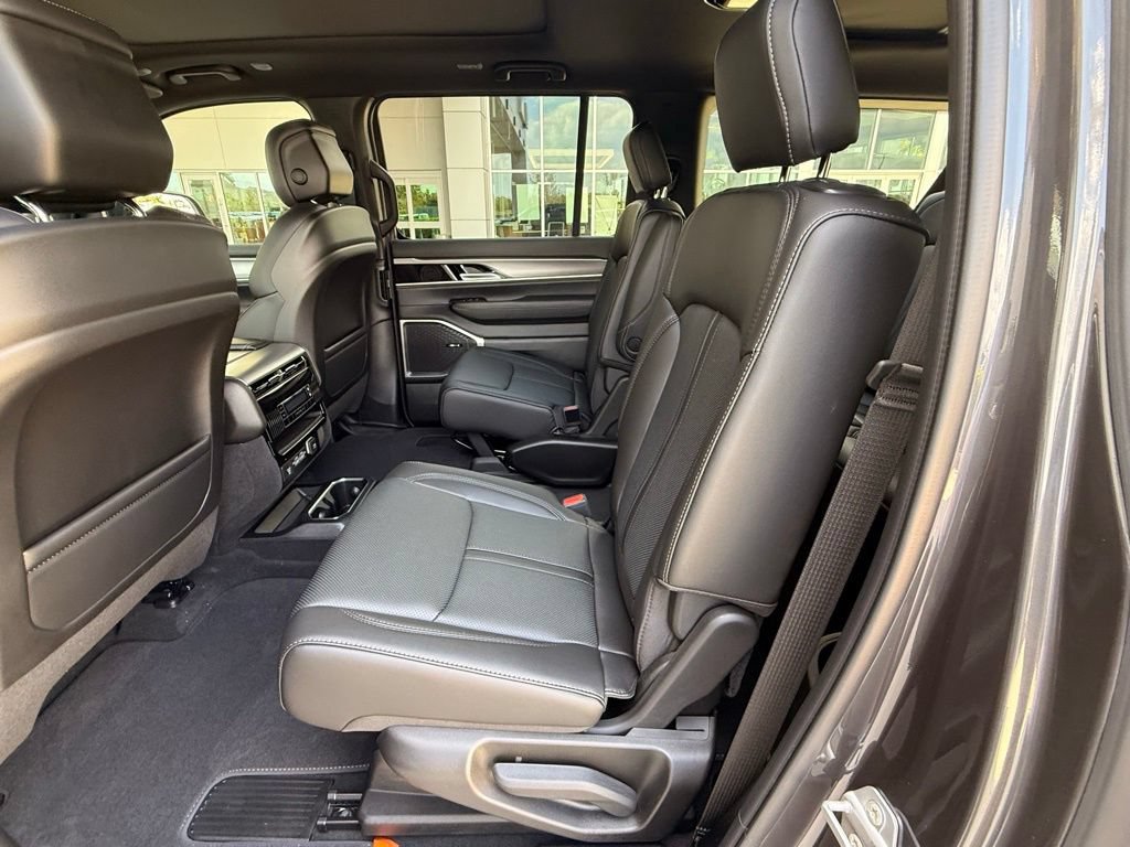 New 2026 Jeep Grand Wagoneer L 2WD w/ Premium Group I image 25