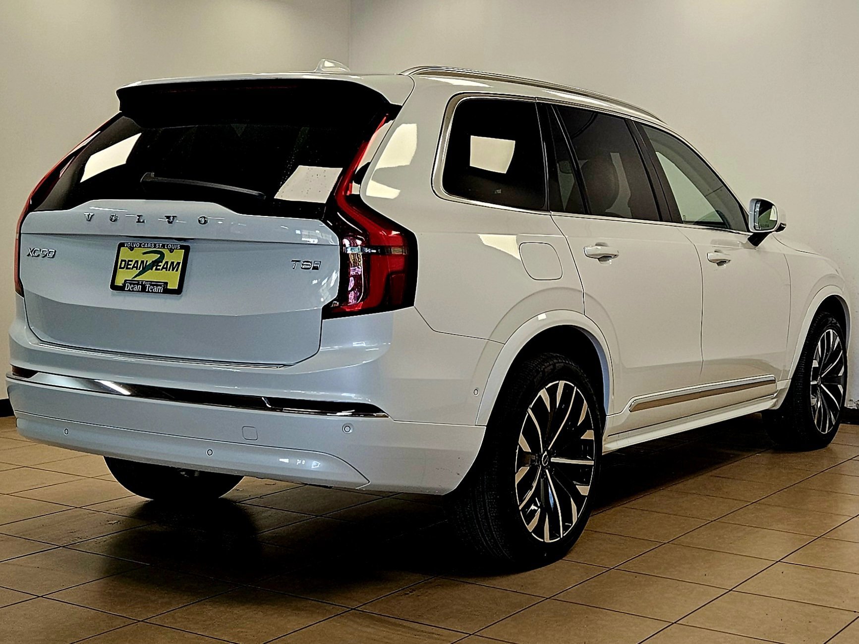 New 2026 Volvo XC90 T8 Ultra w/ Protection Package Premier AWD/4WD image 5