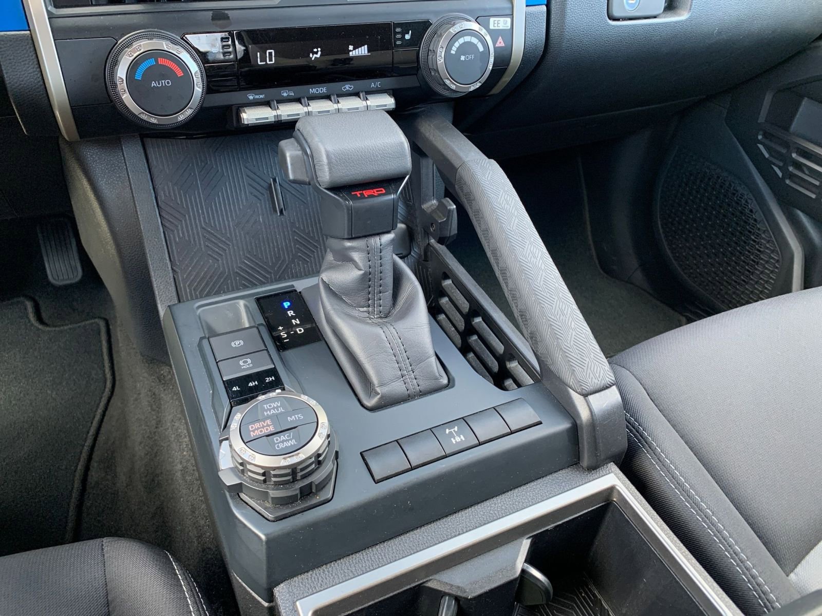 Used 2025 Toyota Tacoma TRD Off-Road image 40