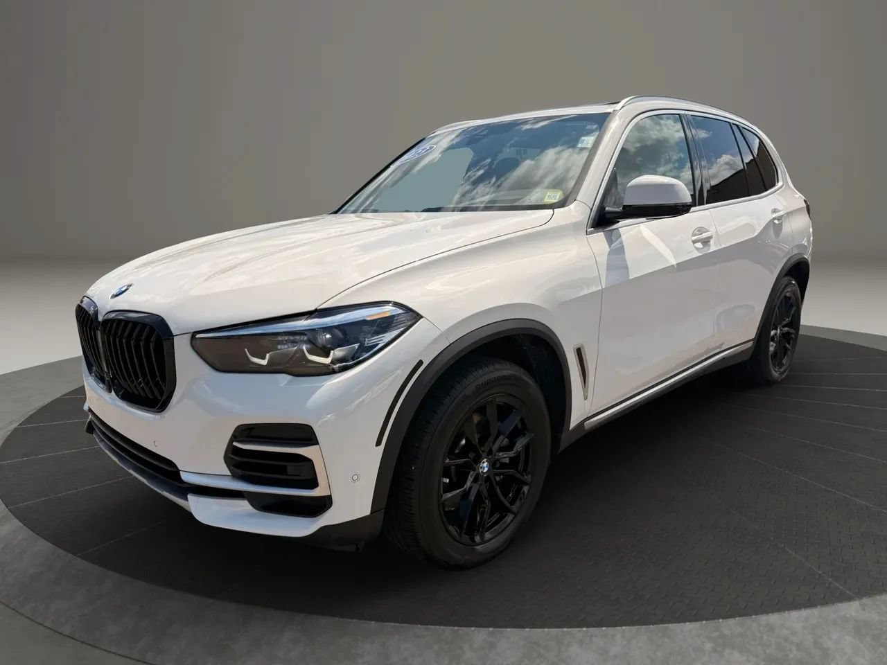 Used 2023 BMW X5 xDrive40i w/ Luxury Seating Package AWD/4WD image 9