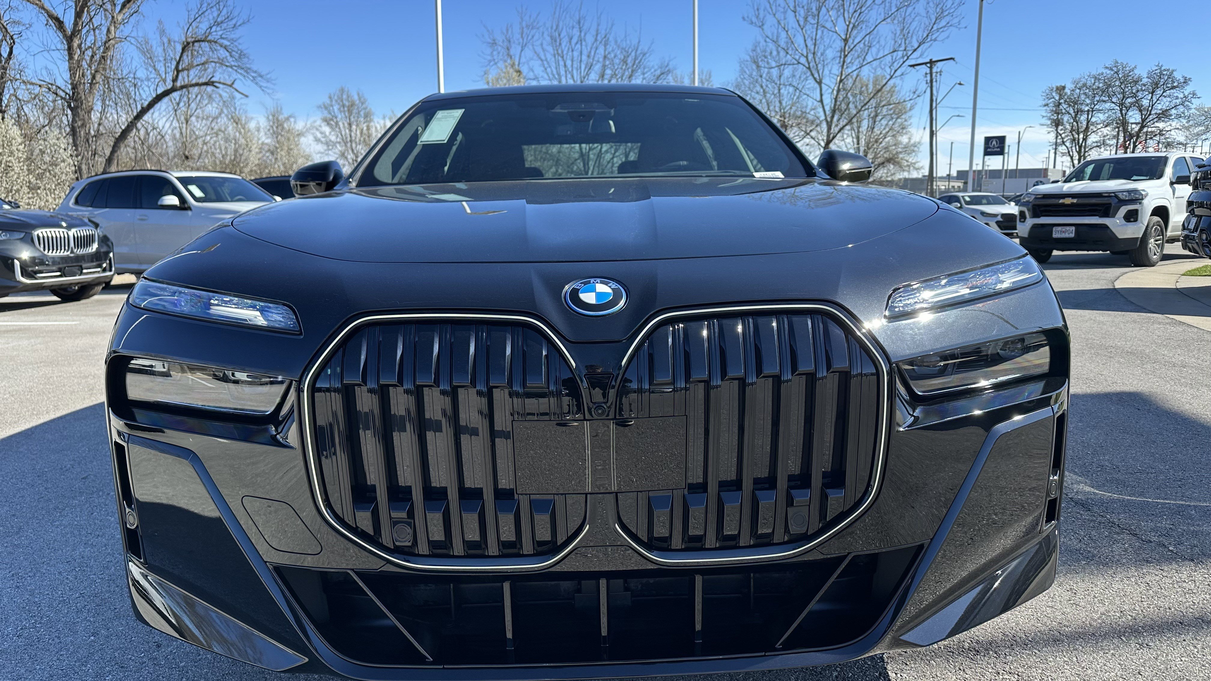 Used 2026 BMW i7 xDrive60 w/ Executive Package AWD/4WD image 3