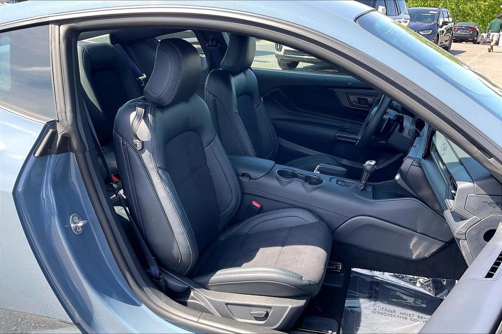Used 2025 Ford Mustang Dark Horse image 30