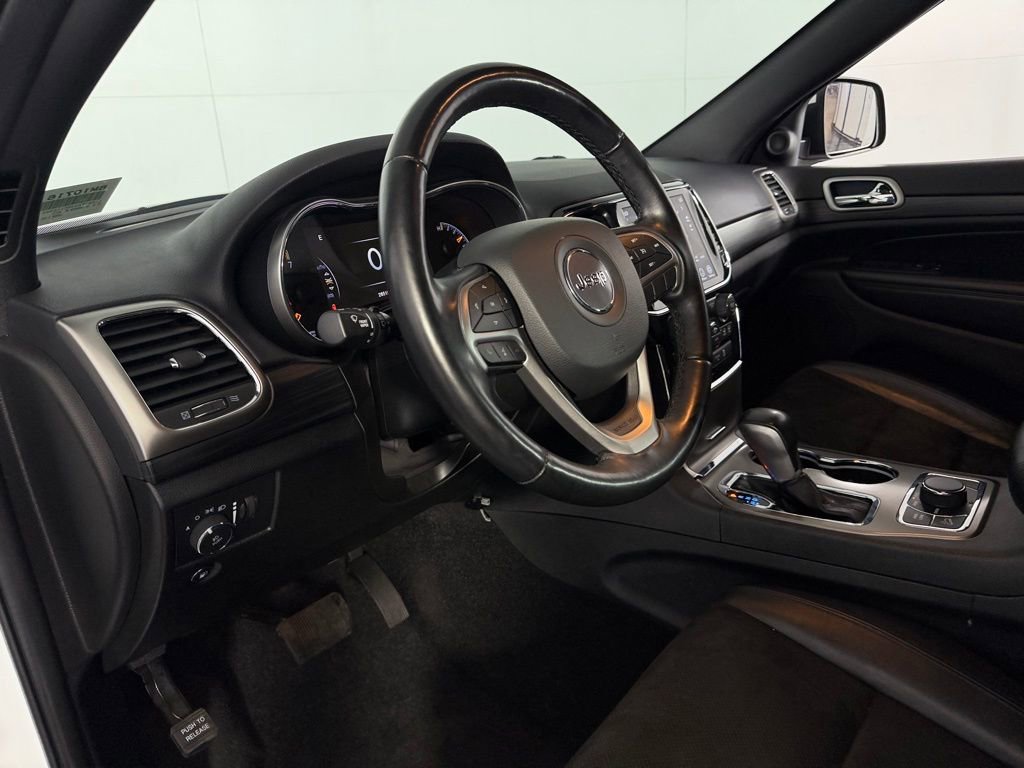 Used 2022 Jeep Grand Cherokee Laredo X image 22