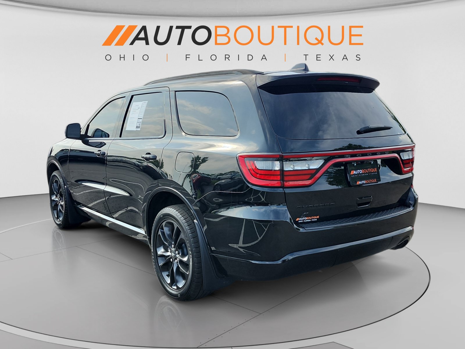 Used 2023 Dodge Durango SXT w/ SXT Blacktop Group AWD/4WD image 3