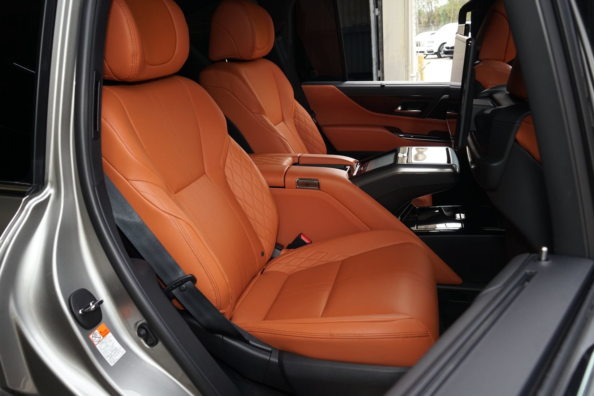 Used 2026 Lexus LX 700h Ultra Luxury w/ Accessory Package (Z1) AWD/4WD image 16