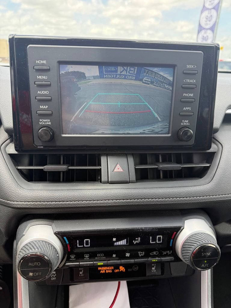 Used 2019 Toyota RAV4 XLE w/ Convenience Package FWD image 6
