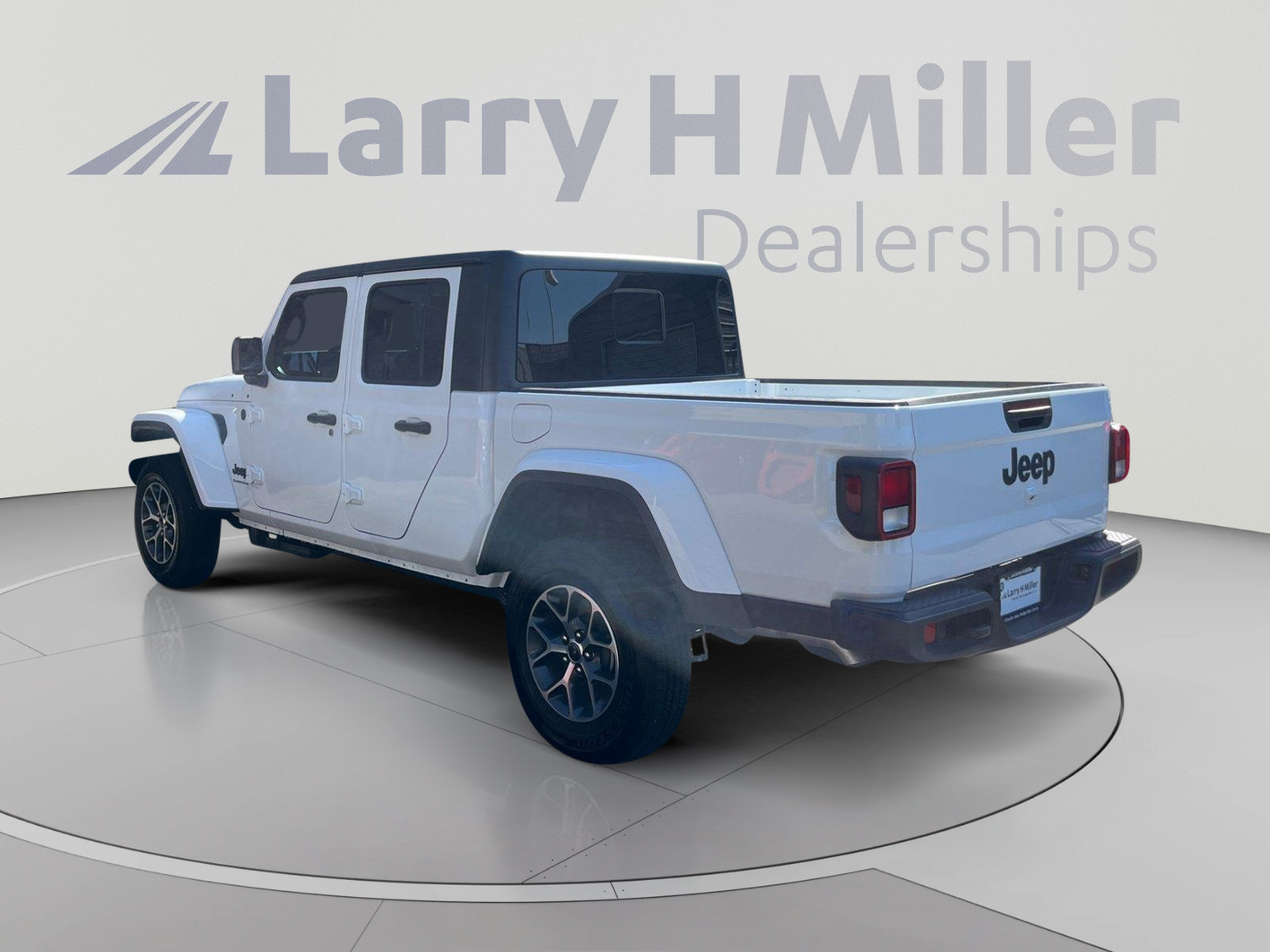 New 2026 Jeep Gladiator Sport AWD/4WD image 3
