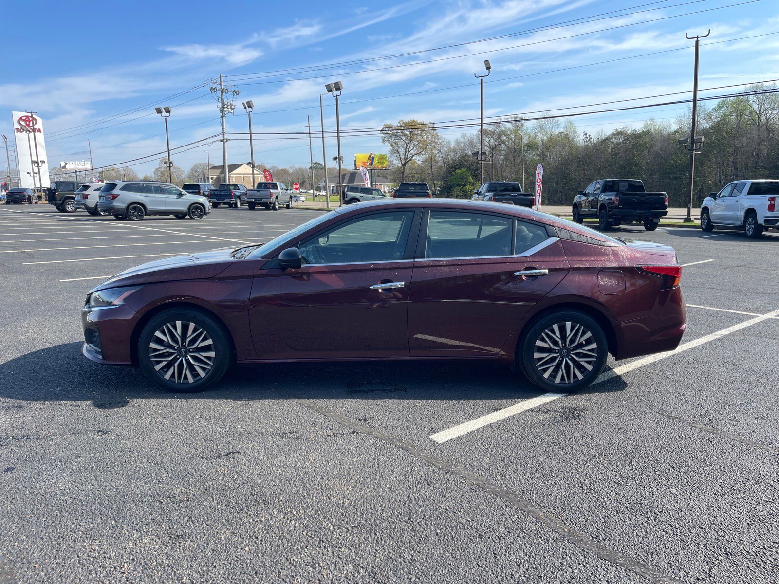Used 2025 Nissan Altima 2.5 SV image 13