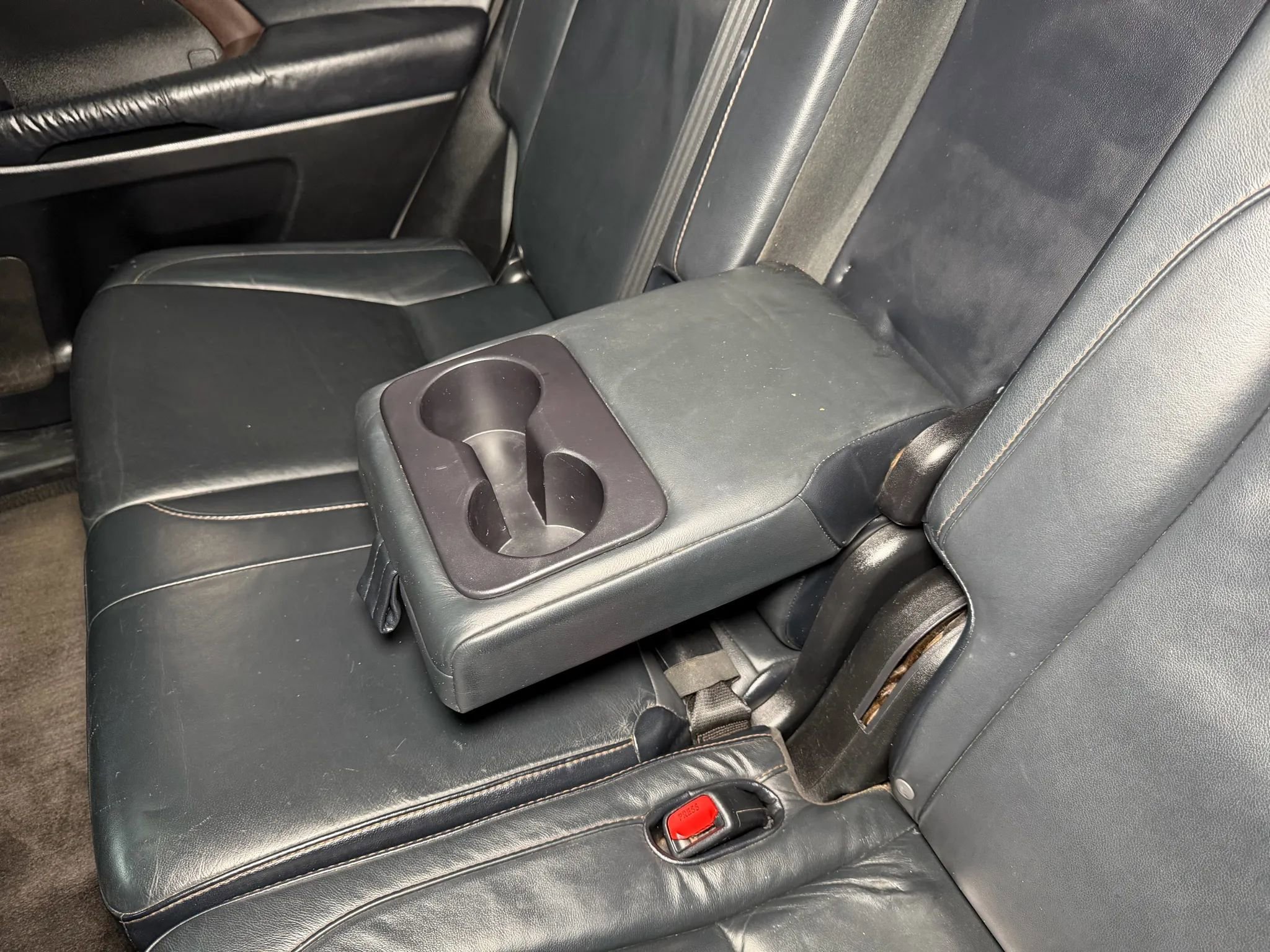 Used 2016 Toyota Highlander XLE w/ Preferred Accessory Package FWD image 24