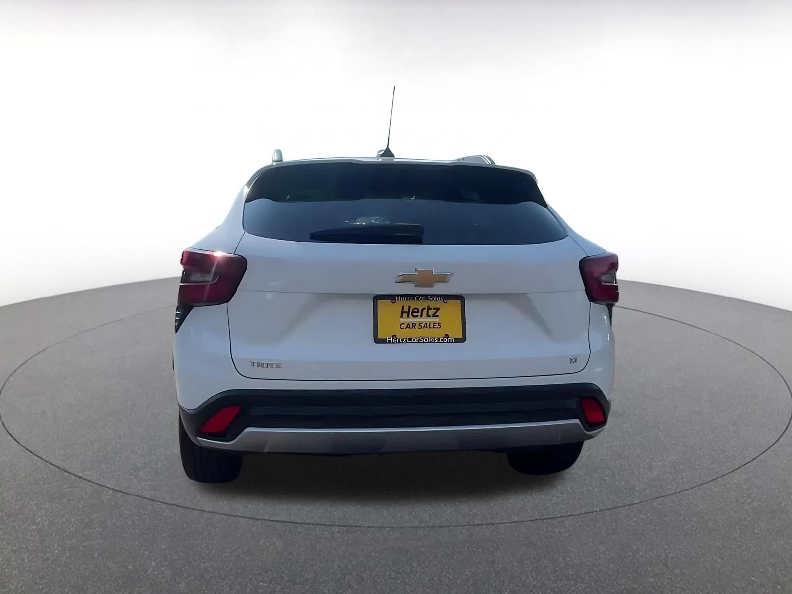 Used 2025 Chevrolet Trax LT w/ LT Convenience Package FWD image 12