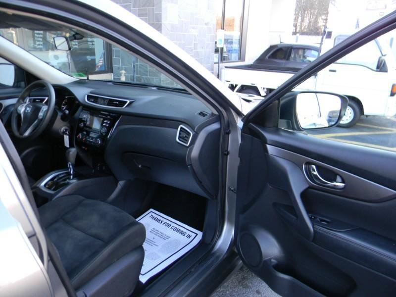 Used 2016 Nissan Rogue S AWD/4WD image 19