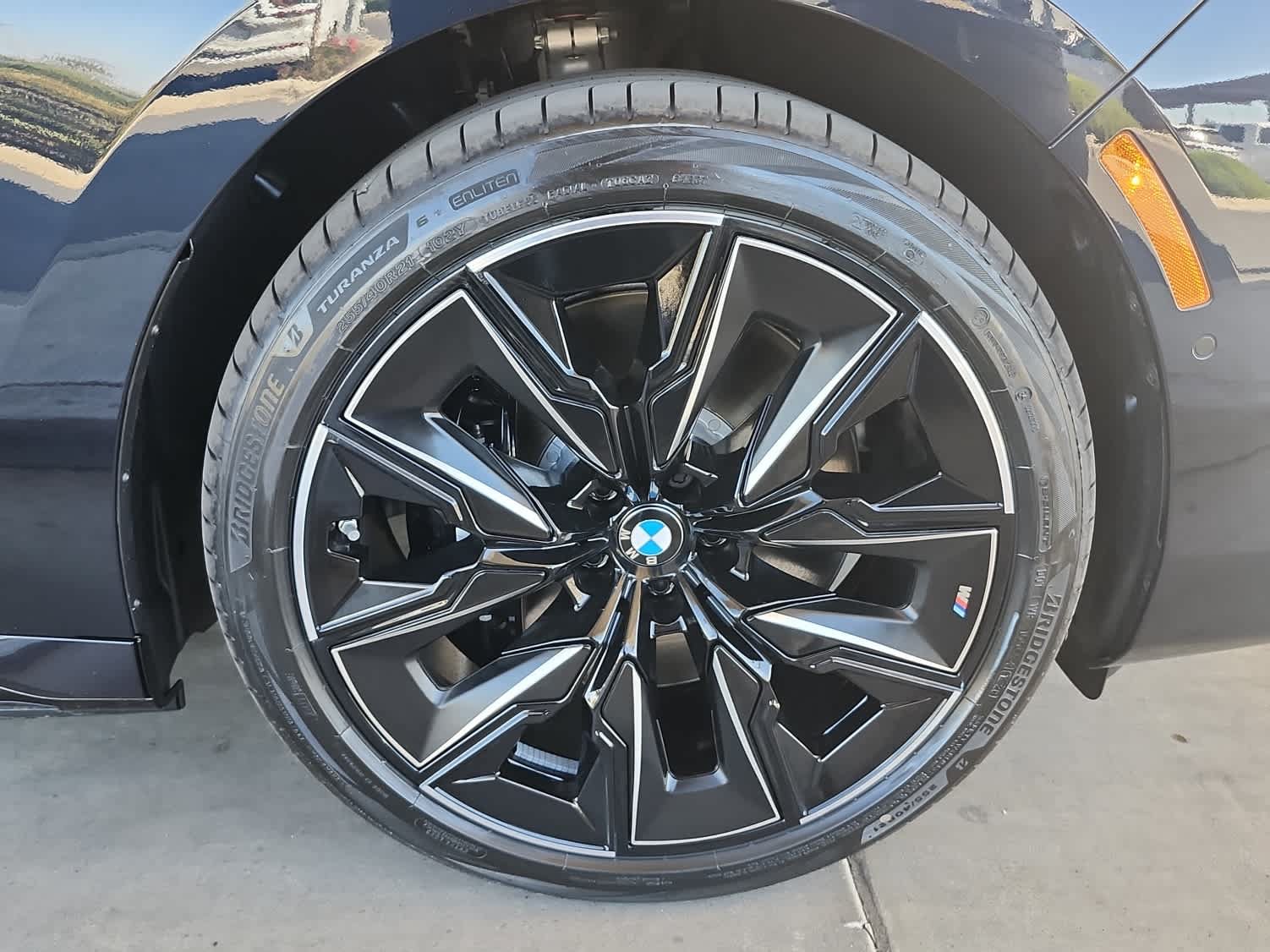 New 2026 BMW 750e xDrive w/ Executive Package AWD/4WD image 9