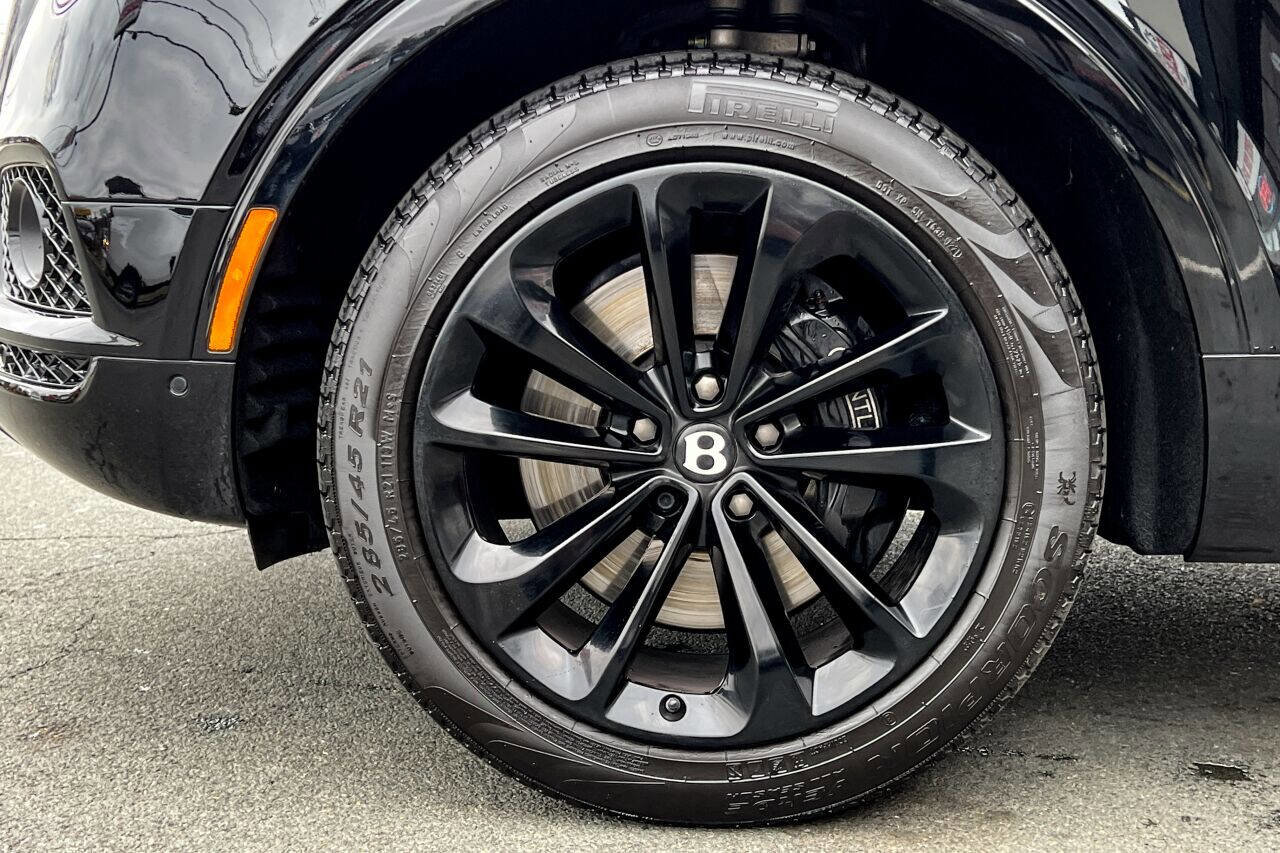 Used 2017 Bentley Bentayga image 46