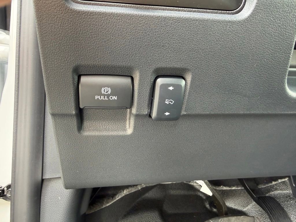 New 2026 Ford F350 4x4 Crew Cab DRW Super Duty image 8