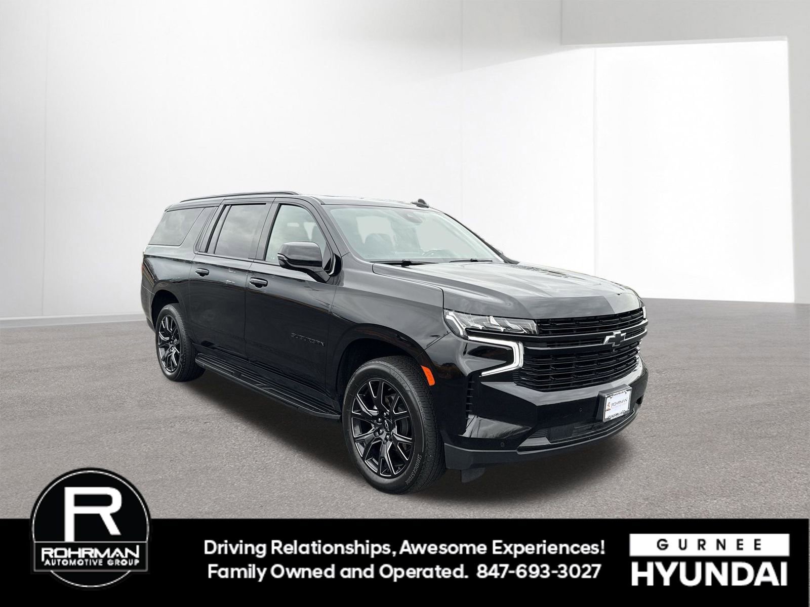 Used 2024 Chevrolet Suburban RST w/ Luxury Package image 2