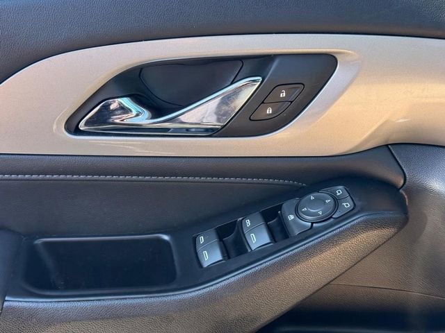 Certified 2022 Chevrolet Traverse LT image 23