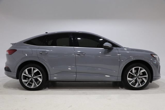 Used 2022 Audi Q4 e-tron Premium AWD/4WD image 8