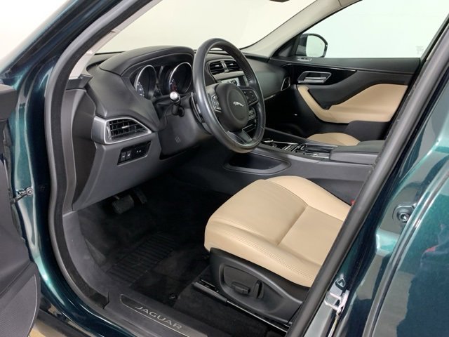 Used 2018 Jaguar F-PACE Premium image 30